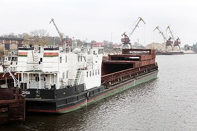 Belarus considering creating cargo fleet of its own