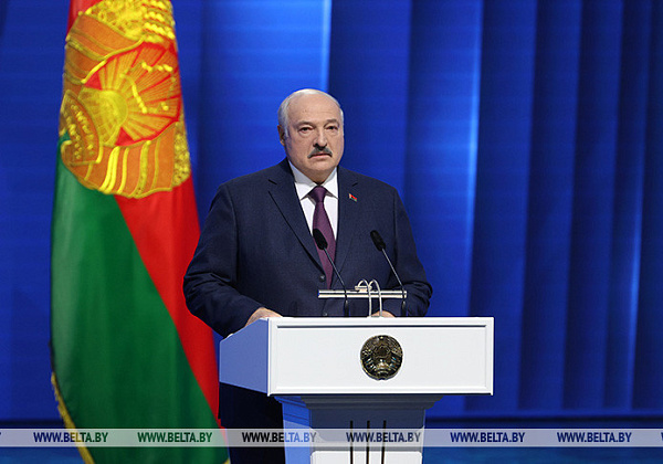 Лукашенко обратил внимание на ситуацию в некоторых многодетных семьях, поручив обеспечить интересы детей