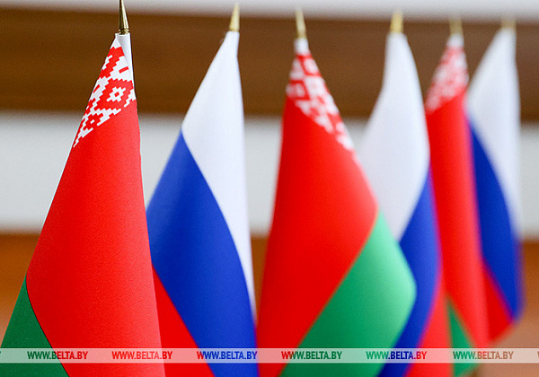 Lukashenko approves draft agreement on military-technical cooperation program with Russia