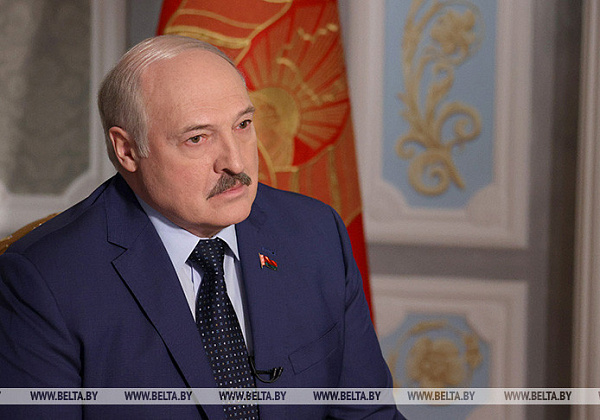О прекращении войны, санкциях, свободе слова и демократии. Все подробности интервью Лукашенко для AP