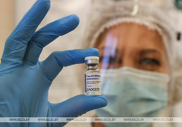 Минздрав: случаи осложнений после вакцины "Спутник V" в Беларуси пока не отмечаются