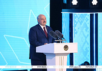 Лукашенко на "Славянском базаре" вручил премии СГ в области литературы и искусства за 2023-2024 годы