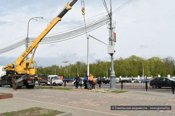 Новый светофорный объект на площади Ленина подлючен к сети